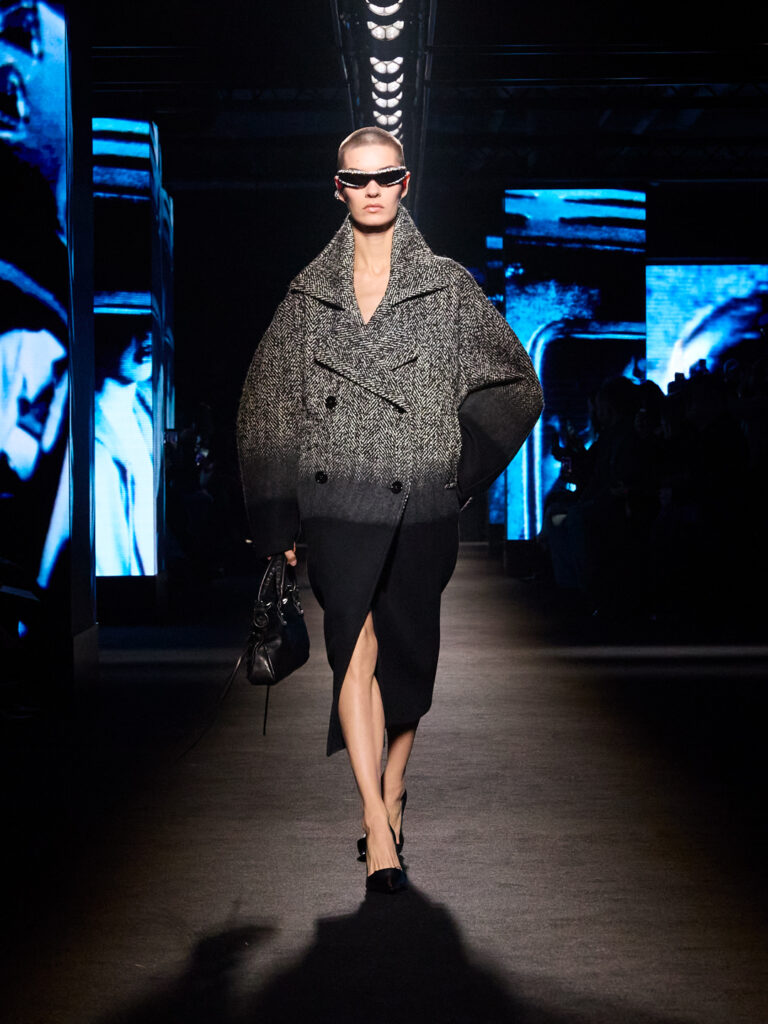 balenciaga winter 26 collection look 36 isa