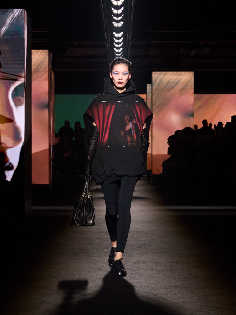 balenciaga winter 26 collection look 8 hejia