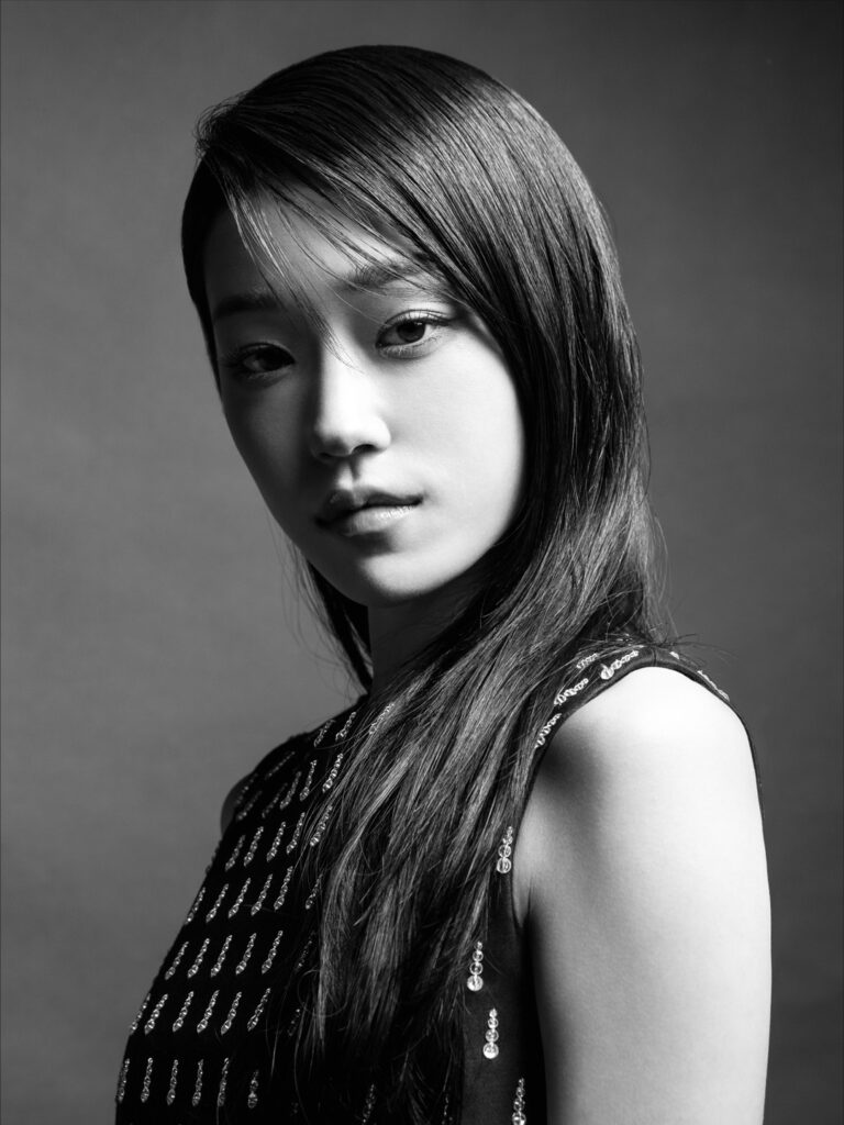 balenciaga winter 26 vip portrait roh yoonseo