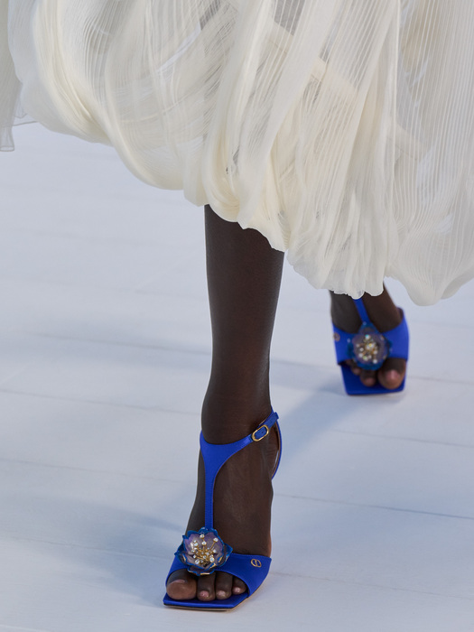 dior w rtw fw2627 details look 41 3385 3x4