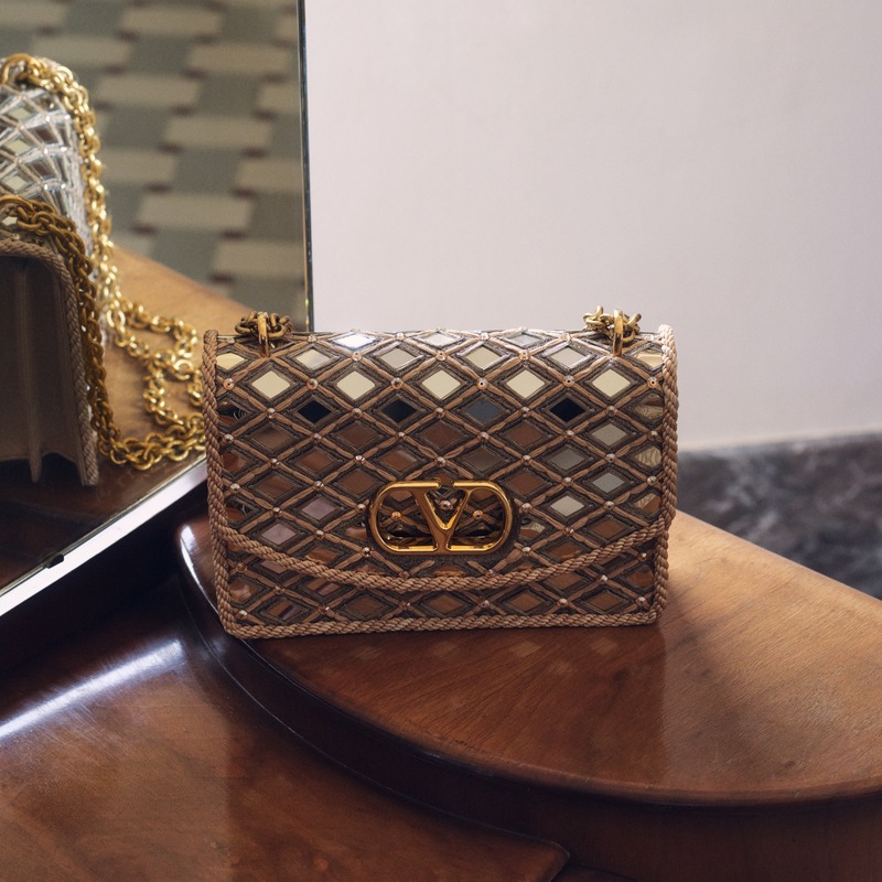 valentino cruise2026 ramadan nologo 1x1 06