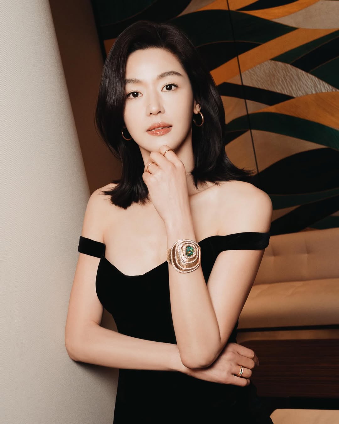 global ambassador gianna jun attended watches and wonders 2026 adorned in the newest piaget piec