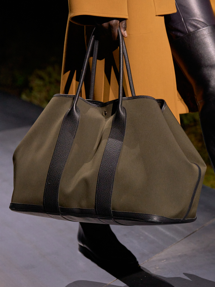 photo: s. dragone g. carraro / gorunway.com