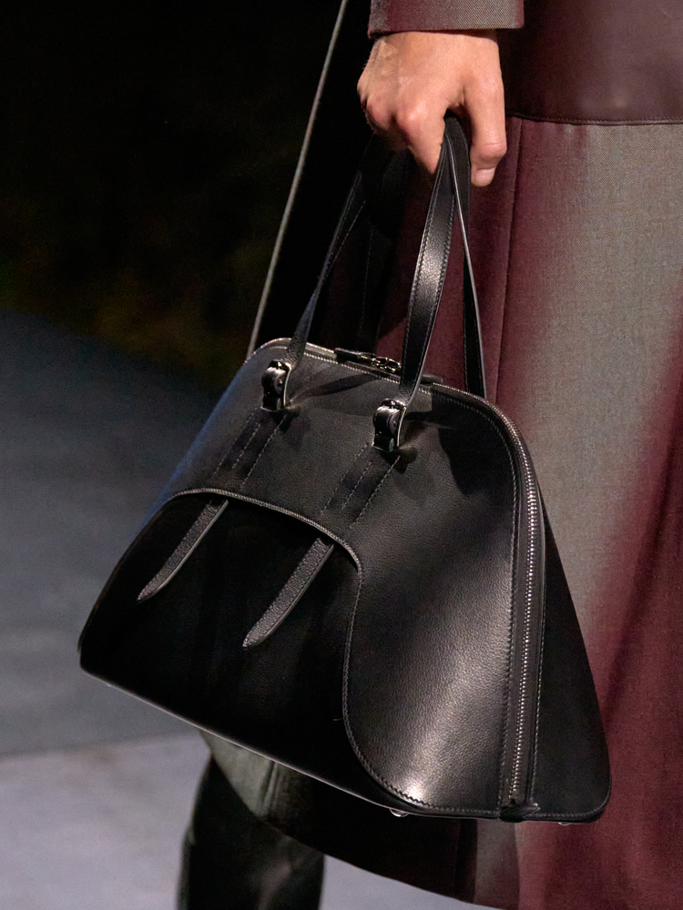 photo: s. dragone g. carraro / gorunway.com