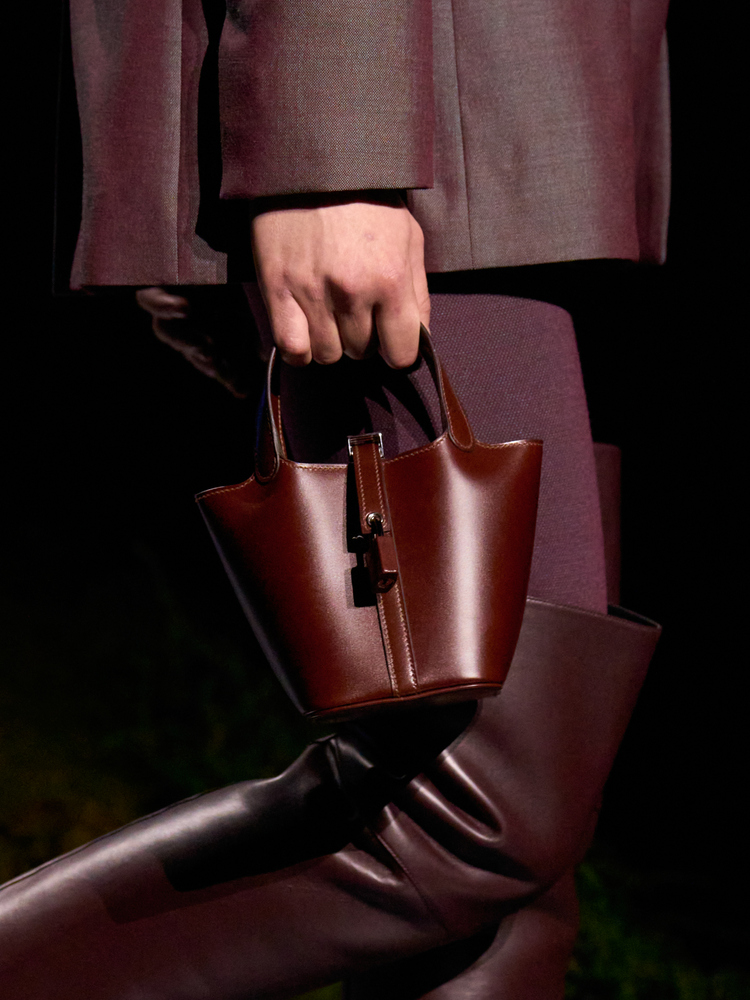 photo: s. dragone g. carraro / gorunway.com