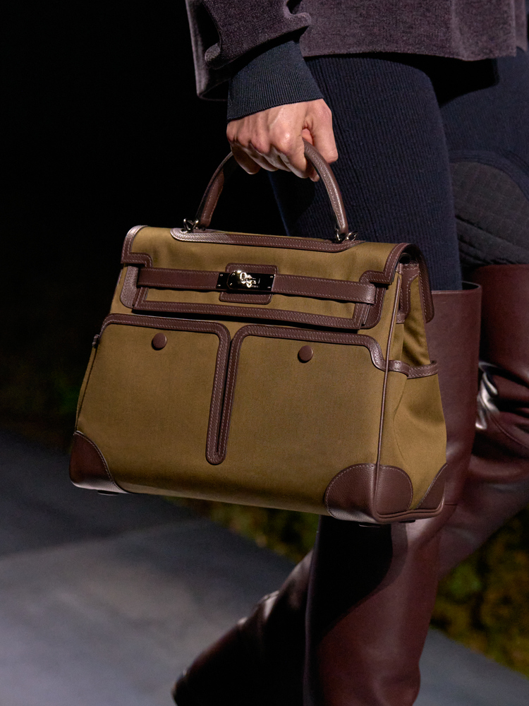 photo: s. dragone g. carraro / gorunway.com