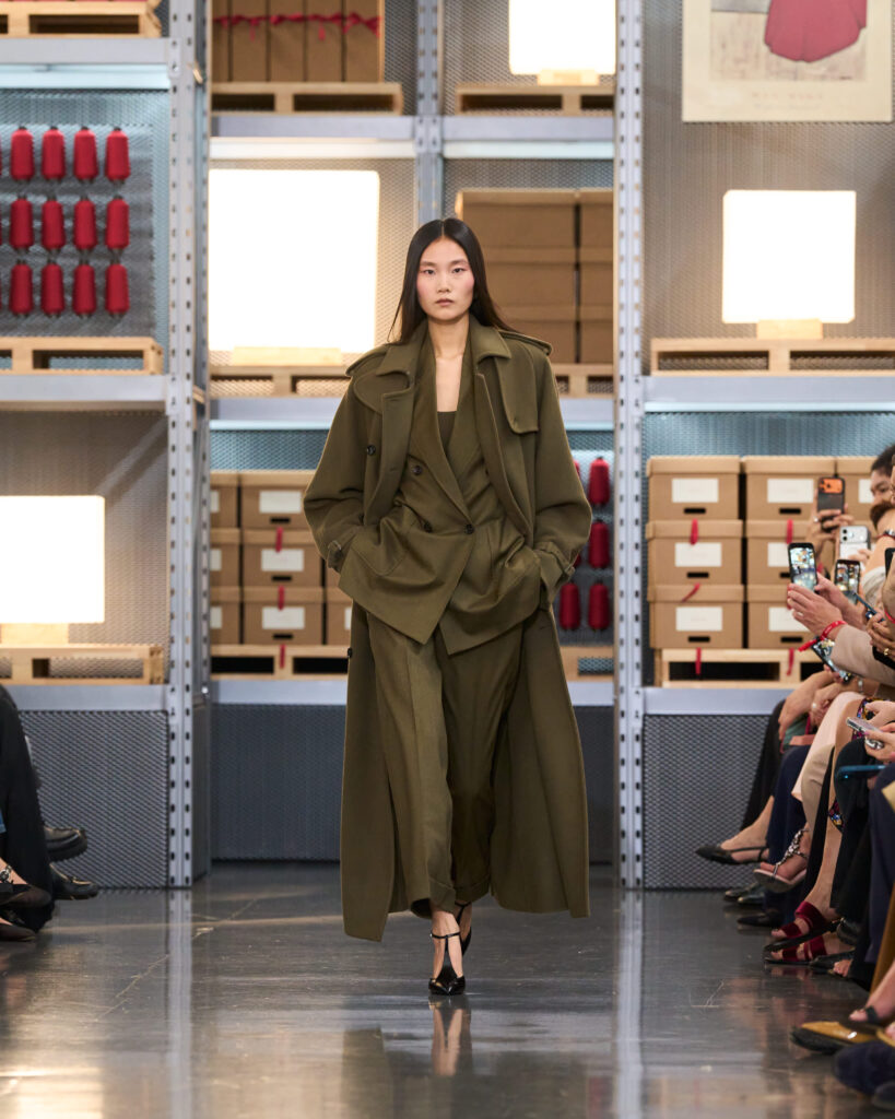 look 16