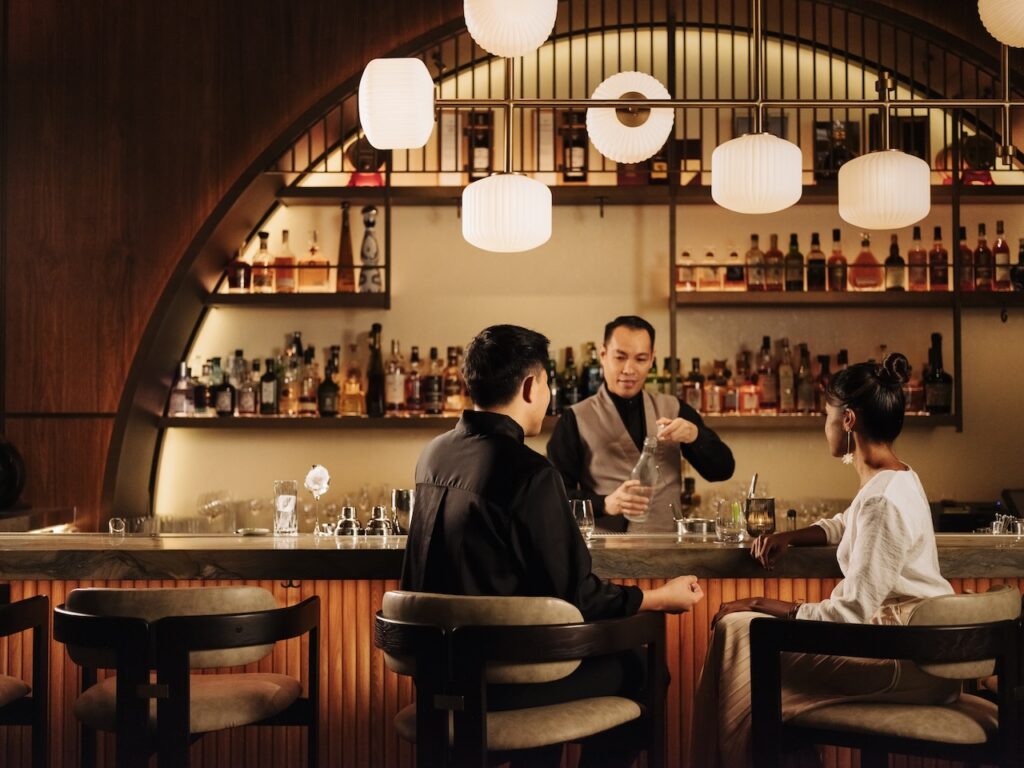 wakuda singapore lifestyle shot, bar (1)