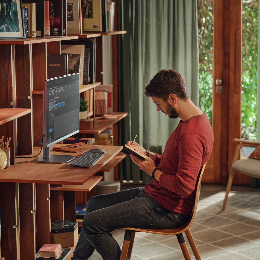 hp omnistudio 23.8 inch all in one pc (1)