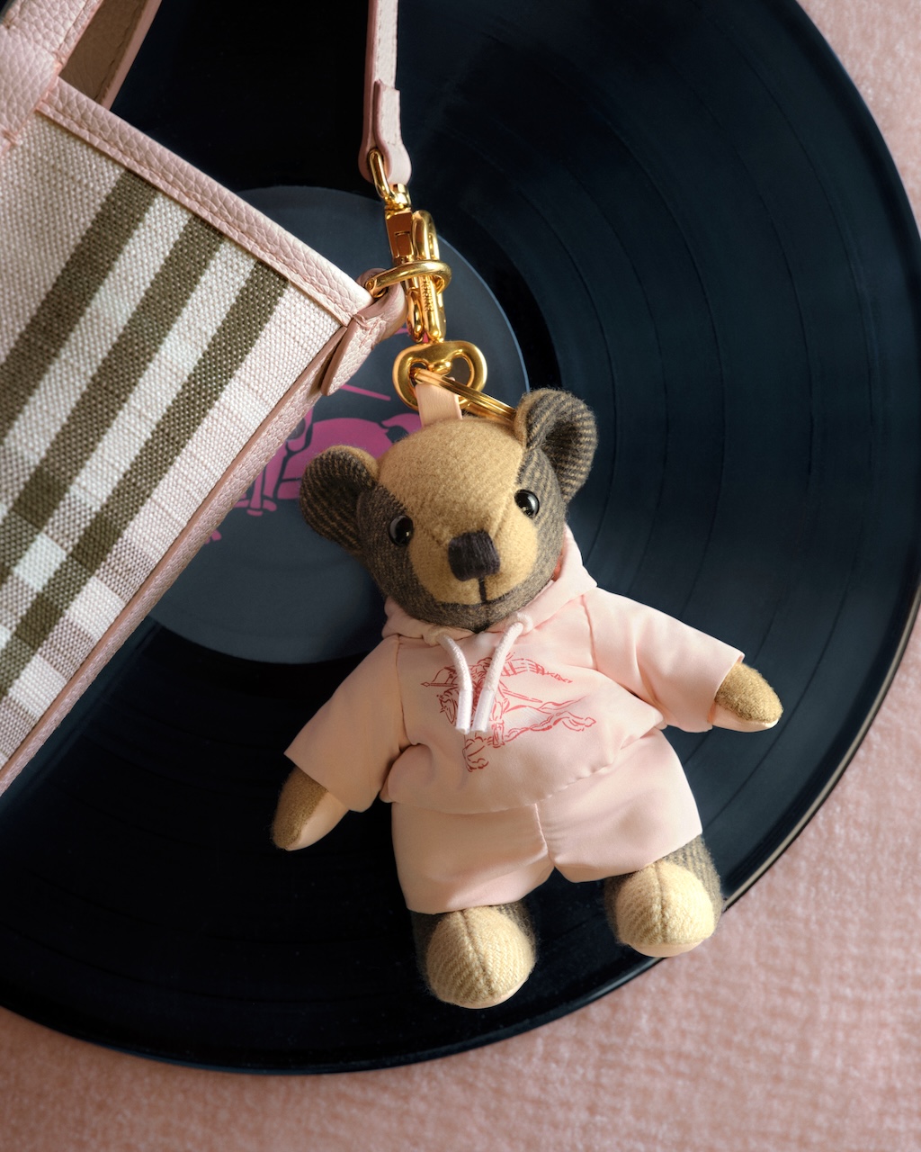 burberry chinese valentine s day campaign still life image 4x5 6