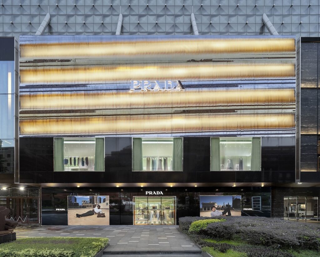 prada singapore paragon (01)